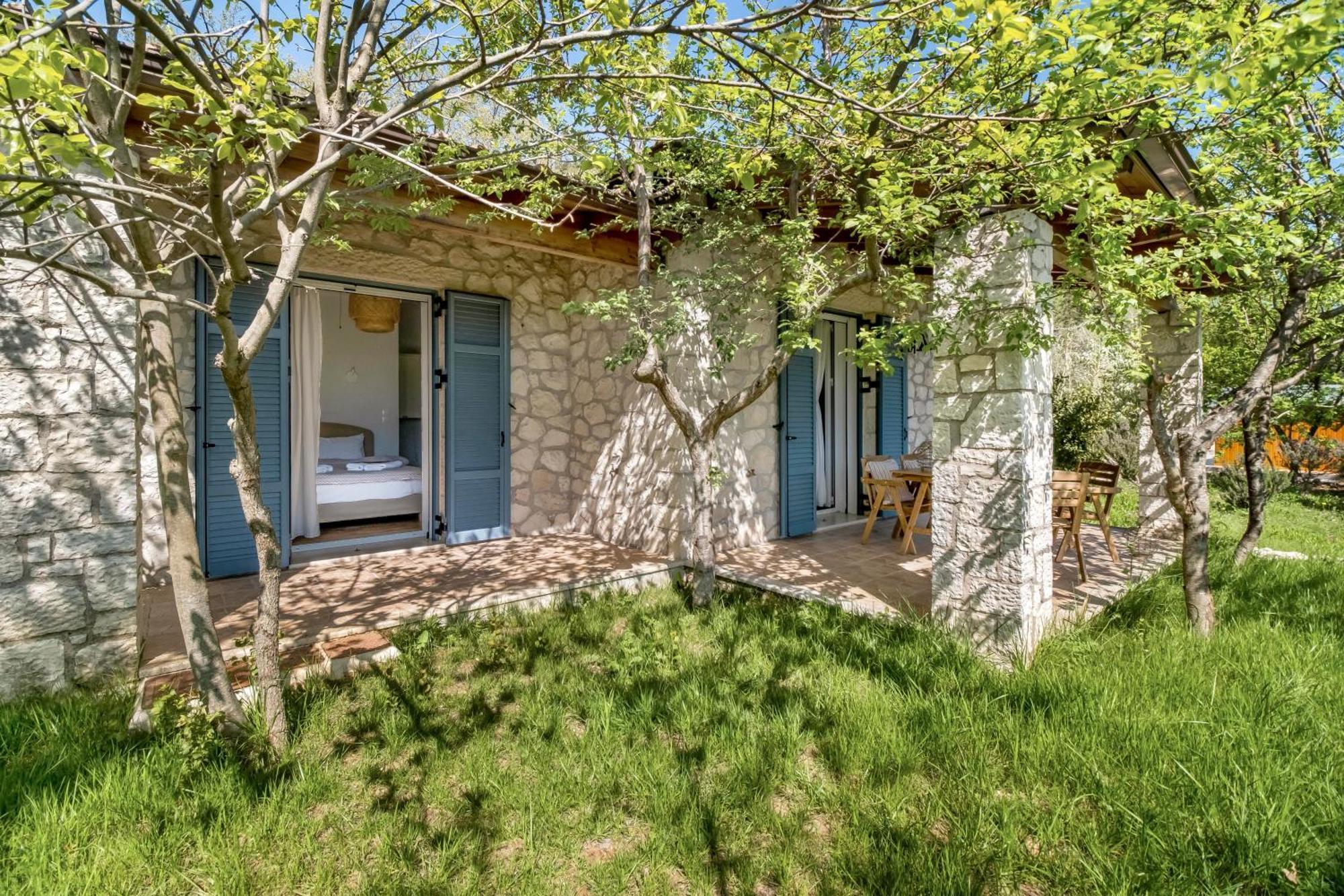 Apanema Mindfulness Resort Lefkada Asprogerakata Exterior foto